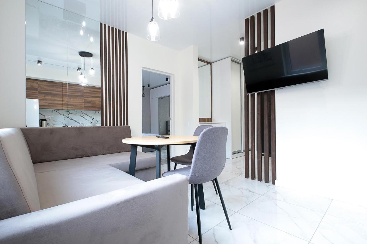 Luxury Nest Lviv Center Apartment Bagian luar foto