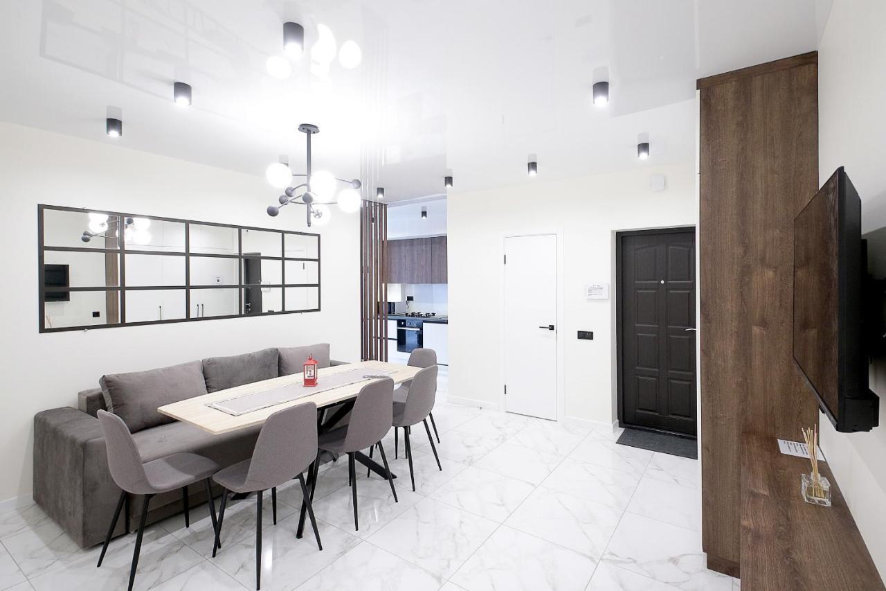 Luxury Nest Lviv Center Apartment Bagian luar foto
