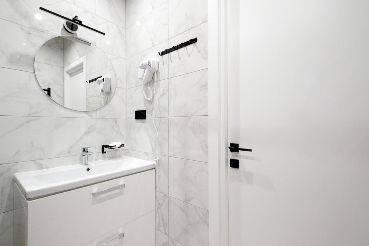 Luxury Nest Lviv Center Apartment Bagian luar foto